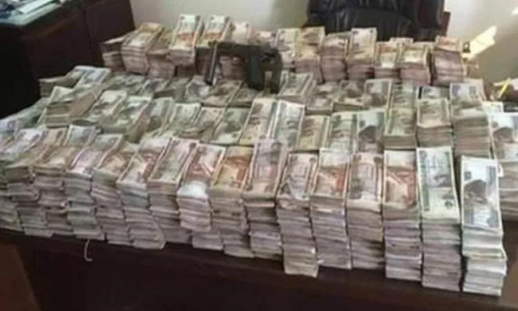 اتخاذ خطوات قانونية ضد فرد متورط في غسل 90 مليون جنيه اتخاذ خطوات قانونية ضد فرد متورط في غسل 90 مليون جنيه