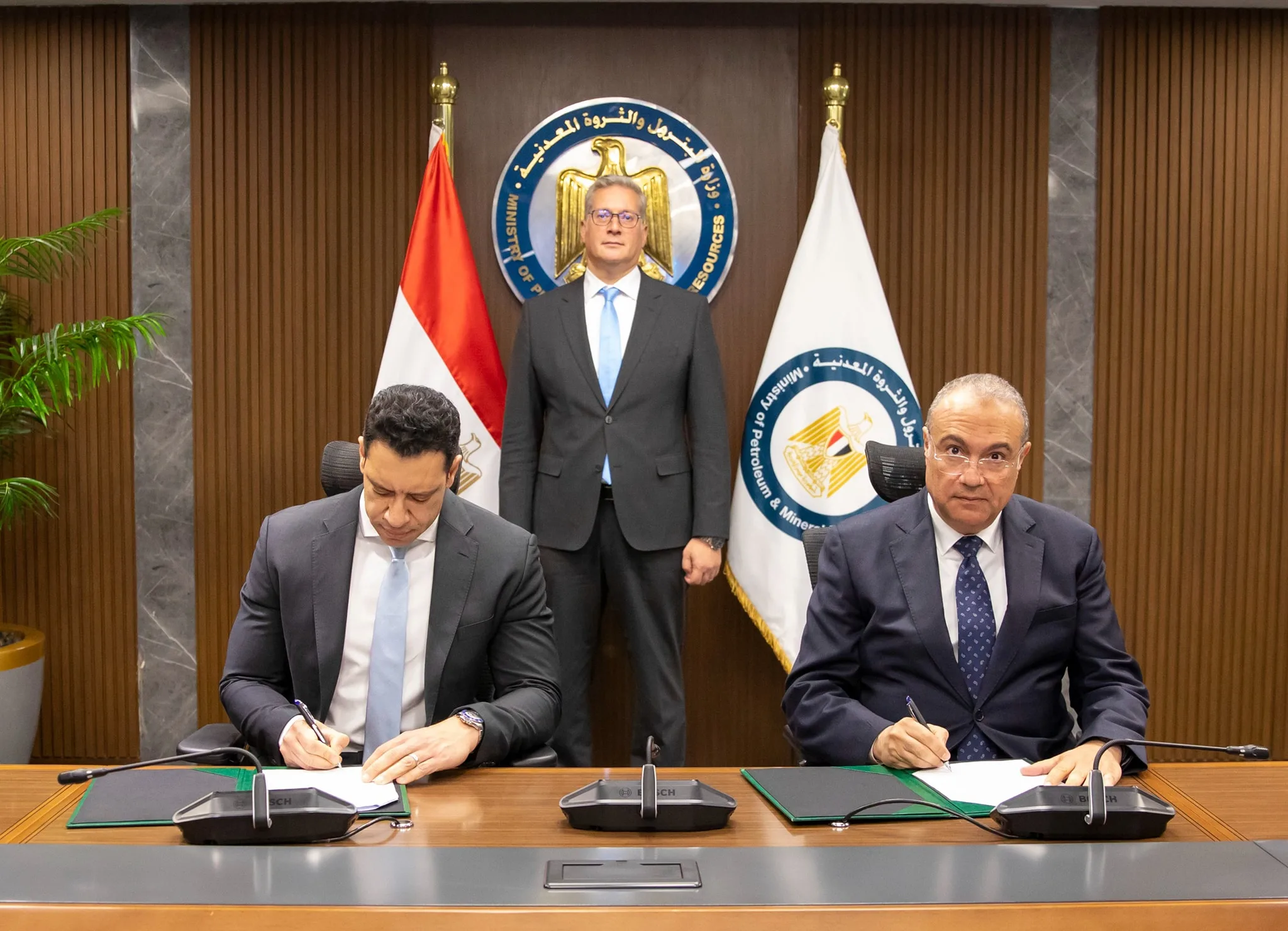 اتفاقية تعاون بين “إيجاس” وشركة هاربور إنرجي لتطوير عمليات الغاز الطبيعي في منطقة دسوق اتفاقية تعاون بين “إيجاس” وشركة هاربور إنرجي لتطوير عمليات الغاز الطبيعي في منطقة دسوق