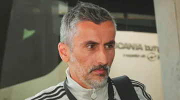 اجتماع بين الأهلي وريفيرو خلال ساعات لبحث الجهاز الفني وطريقة العمل