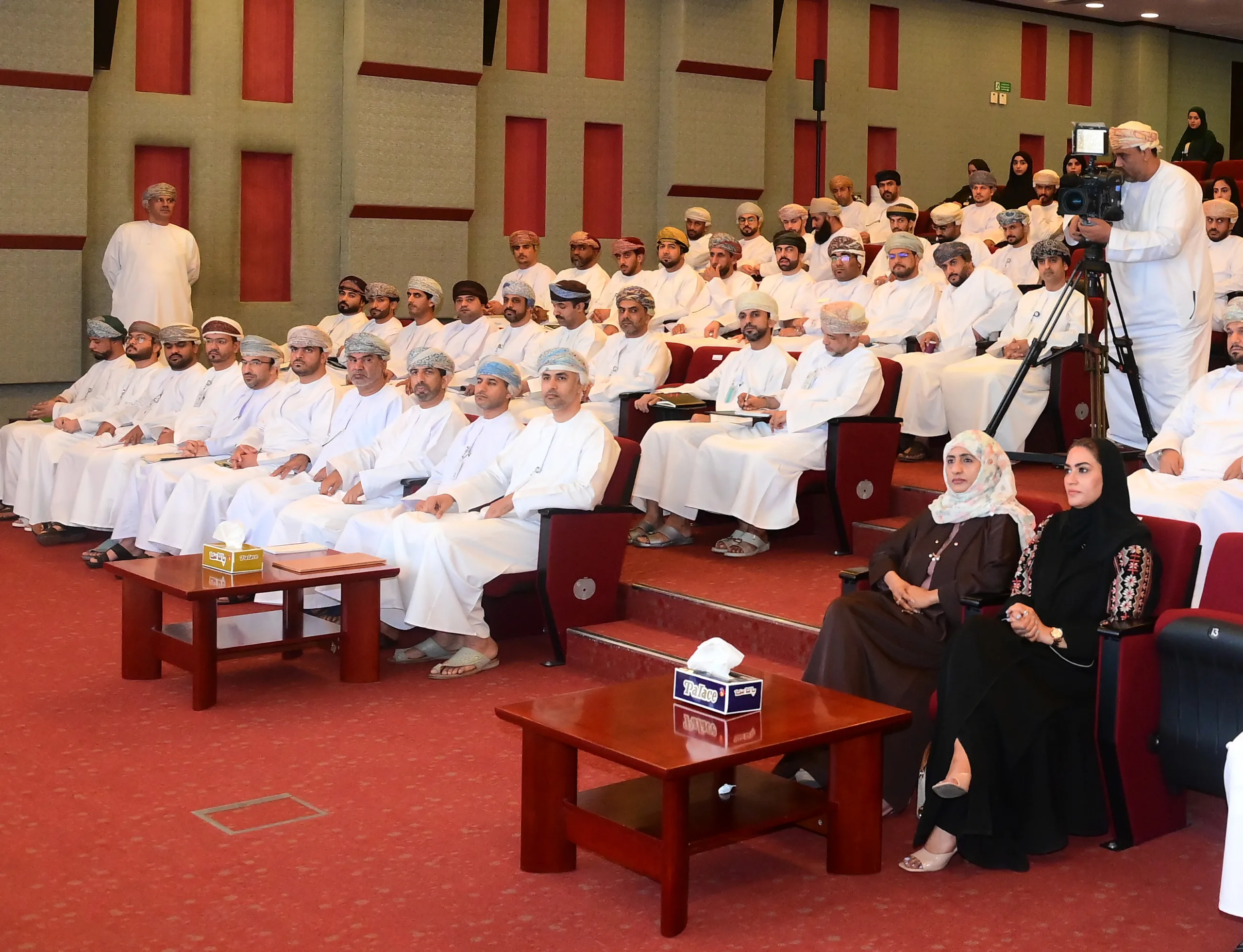 اجتماع تمهيدي لوضع الإطار المالي للخطة التنموية الحادية عشرة (2026-2030م) اجتماع تمهيدي لوضع الإطار المالي للخطة التنموية الحادية عشرة (2026-2030م)