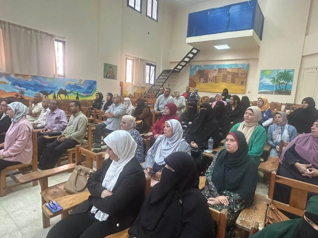 اجتماع مدير التعليم في مطروح مع مشرفي الأنشطة التربوية اجتماع مدير التعليم في مطروح مع مشرفي الأنشطة التربوية