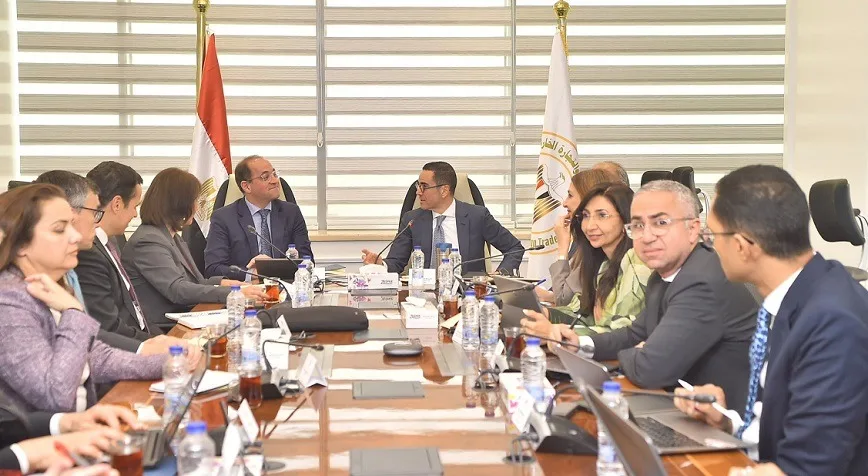 اجتماع موسع لوزيري الاستثمار والمالية مع بعثة صندوق النقد الدولي اجتماع موسع لوزيري الاستثمار والمالية مع بعثة صندوق النقد الدولي
