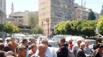 احتجاجات عمالية في طرابلس للمطالبة برفع الأجور (فيديو)