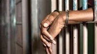 احتجاز معلم اعتدى على طالبة في مدرسة بسوهاج