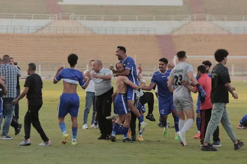 احتفالات حماسية ورقص على الأنغام.. ليلة مميزة لكهرباء الإسماعيلية بعد صعودهم للدوري الممتاز احتفالات حماسية ورقص على الأنغام.. ليلة مميزة لكهرباء الإسماعيلية بعد صعودهم للدوري الممتاز