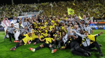 احتفالات متواصلة في الاتحاد بمناسبة البطولة والدروع الرسمية الأخرى