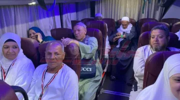 احتفالات وبهجة في المنيا خلال توديع حجاج الجمعيات الأهلية قبل السفر إلى الأراضي المقدسة.. “صور”