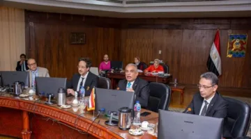 احتفالاً بقدوم عيد الأضحى المبارك: تقديم مكافآت للإجادة لأعضاء هيئة التدريس والهيئة المعاونة والجهاز الإداري والعمالة غير المنتظمة