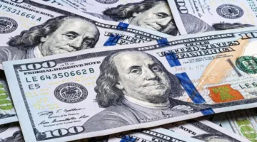 ارتفاع جديد للدولار يقوده نحو أسبوع رابع من الارتفاعات.