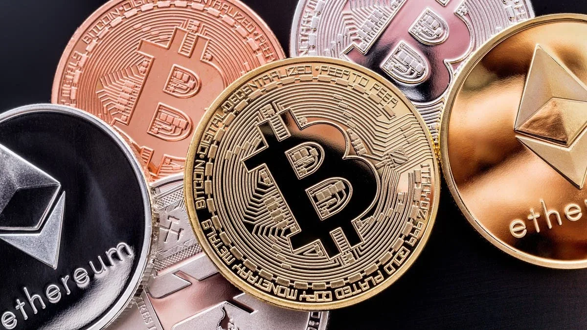 ارتفاع جماعي للعملات المشفرة.. وبيتكوين تقترب من حاجز 100 ألف دولار