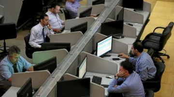 ارتفاع جماعي لمؤشرات السوق المالي في التداولات الصباحية، وارتفاع بنسبة 0.18% لمؤشر الثلاثيني.