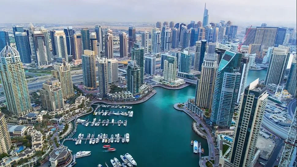 ارتفاع حجم الطلب يدفع بتوسع النشاط التجاري في دبي خلال أبريل