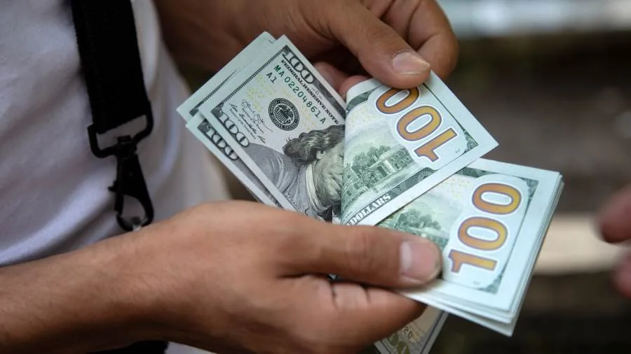 ازاي تحسب الفائدة على 500 ألف دولار أمريكي من الشهادة الثلاثية ذات العائد الثابت من المصرف المتحد؟