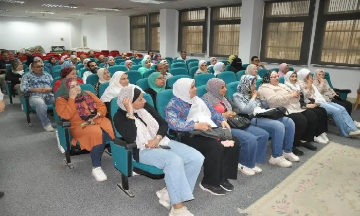 استجابة لمتطلبات العصر: جامعة حلوان تقيم برنامج تدريبي بعنوان «مهارات النجاح» لتطوير المهارات المهنية للطلاب