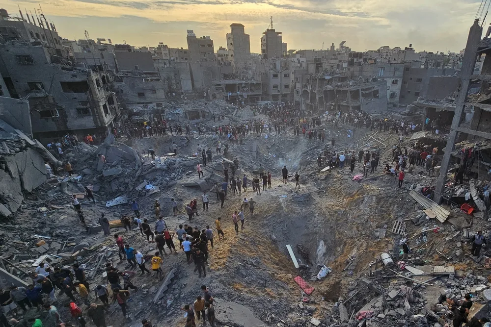 استشهاد 19 فلسطينيًا جراء قصف جيش الاحتلال الإسرائيلي على جباليا في قطاع غزة استشهاد 19 فلسطينيًا جراء قصف جيش الاحتلال الإسرائيلي على جباليا في قطاع غزة