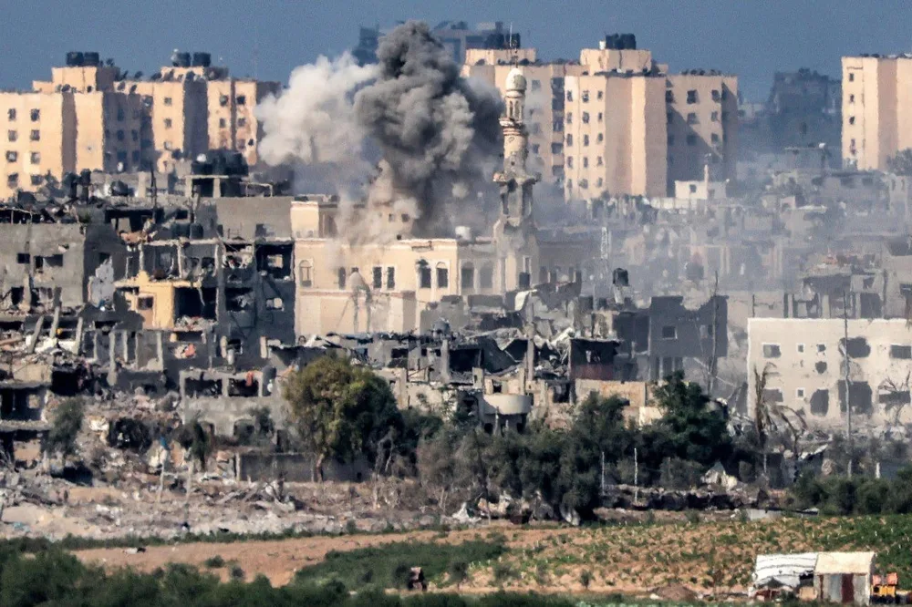 استشهاد 20 فلسطينيًا نتيجة غارات الاحتلال الإسرائيلي على قطاع غزة استشهاد 20 فلسطينيًا نتيجة غارات الاحتلال الإسرائيلي على قطاع غزة