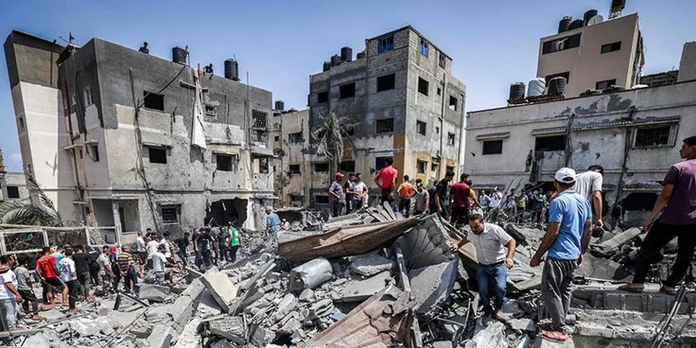 استشهاد 6 فلسطينيين جراء قصف الاحتلال في وسط وجنوب غزة استشهاد 6 فلسطينيين جراء قصف الاحتلال في وسط وجنوب غزة