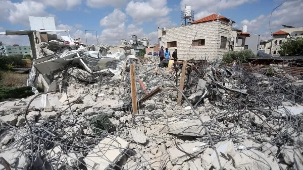استشهاد 9 أشخاص جراء قصف إسرائيلي على مدرسة تؤوي نازحين بغزة