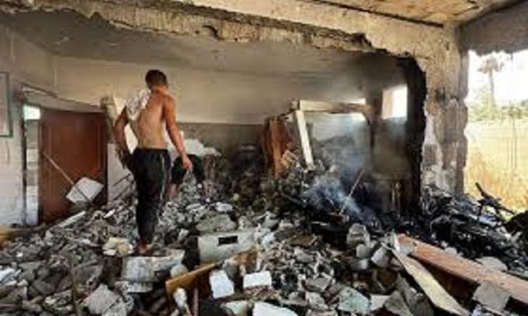 استشهاد 9 فلسطينيين بينهم طفلان إثر قصف الاحتلال منزلا في جباليا