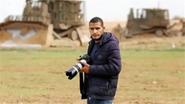استشهاد الصحفي الفلسطيني حسن أصليح جراء قصف الاحتلال لمستشفى ناصر في خان يونس استشهاد الصحفي الفلسطيني حسن أصليح جراء قصف الاحتلال لمستشفى ناصر في خان يونس