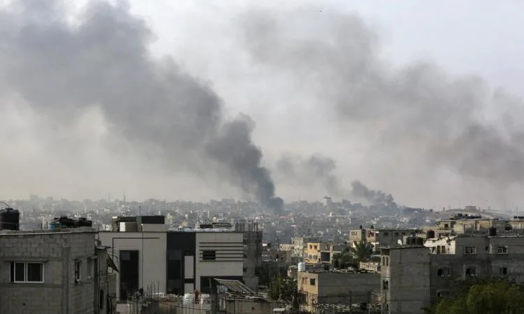 استشهاد ثلاثة فلسطينيين ووقوع العشرات من المصابين بنيران قوات الاحتلال غرب رفح استشهاد ثلاثة فلسطينيين ووقوع العشرات من المصابين بنيران قوات الاحتلال غرب رفح