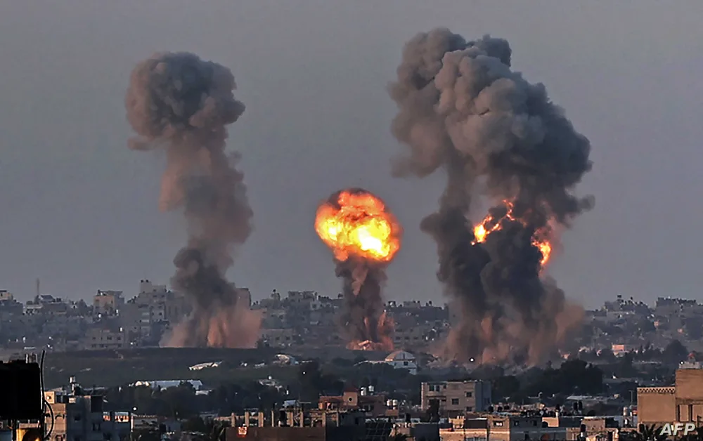 استشهاد عشرة فلسطينيين نتيجة قصف إسرائيلي على غزة استشهاد عشرة فلسطينيين نتيجة قصف إسرائيلي على غزة