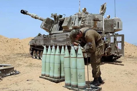 استطلاع: نصف الألمان يعارضون تزويد إسرائيل بالسلاح استطلاع: نصف الألمان يعارضون تزويد إسرائيل بالسلاح