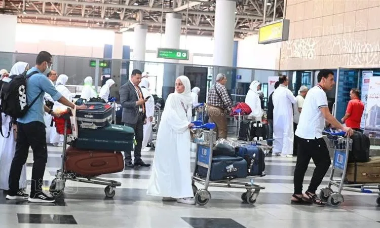 استعدادات طارئة في المطارات والموانئ لاستقبال حجاج بيت الله الحرام
