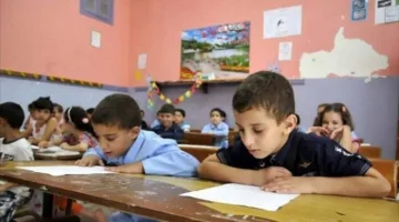استعدادات كبيرة في المدارس لبدء امتحانات الفصل الدراسي الثاني 2025