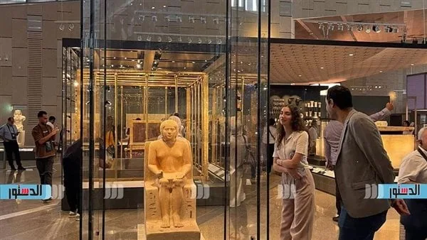 استعداداً لافتتاح المتحف الكبير.. وزير السياحة يجتمع برئيس مكتب هيئة التعاون الدولي اليابانية في مصر استعداداً لافتتاح المتحف الكبير.. وزير السياحة يجتمع برئيس مكتب هيئة التعاون الدولي اليابانية في مصر