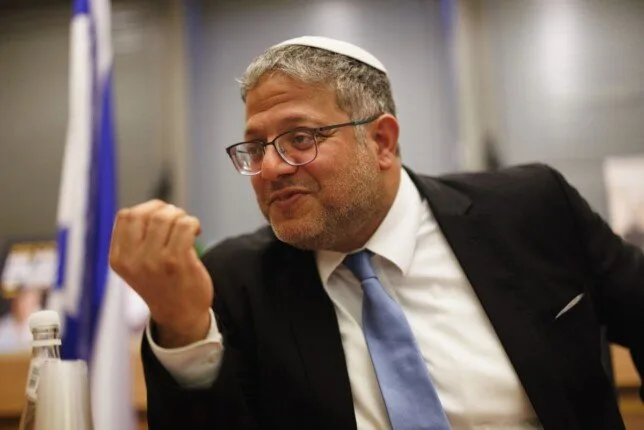 استفزاز جديد في القدس: وزير الأمن القومي الإسرائيلي يزور الأقصى مع المستوطنين استفزاز جديد في القدس: وزير الأمن القومي الإسرائيلي يزور الأقصى مع المستوطنين