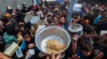 استقالة غير متوقعة للمدير التنفيذي لـ”مؤسسة غزة الإنسانية” وغموض حول مستقبلها amid accusations of ties with Israel.