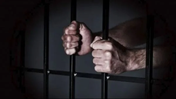 استمرار حبس عاطل متهم بفرض الإتاوات على السائقين