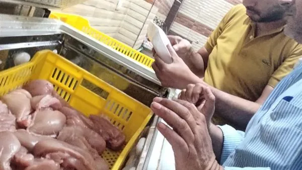 استيلاء على 1000 دجاجة منتهية الصلاحية في مسلخ غير مرخص بالغربية استيلاء على 1000 دجاجة منتهية الصلاحية في مسلخ غير مرخص بالغربية