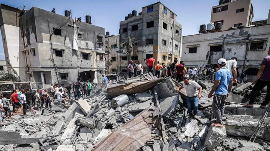 استُشهاد 4 فلسطينيين في قصف إسرائيلي على دير البلح وسط قطاع غزة