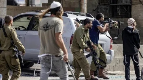 اعتداءات المستوطنين الإسرائيليين تؤدي إلى تهجير الفلسطينيين من مجتمع بدوي في الضفة الغربية