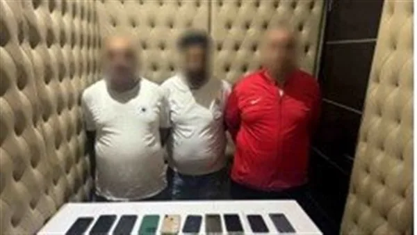 اعترف الثنائي الإجرامي في القاهرة بسرقة 11 هاتفا وتوجيههما لإرشاد عن عميلهما اعترف الثنائي الإجرامي في القاهرة بسرقة 11 هاتفا وتوجيههما لإرشاد عن عميلهما