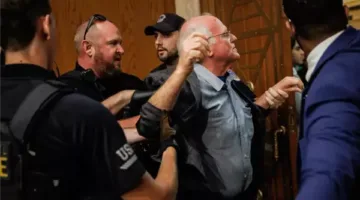 اعتقال أحد مؤسسي شركة Ben & Jerry’s بعد اعتراضه على جلسة مجلس الشيوخ احتجاجًا على الأحداث في غزة.