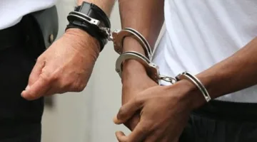 اعتقال اثنين من المجرمين بتهمة حيازة مخدرات بقيمة 78 مليون جنيه