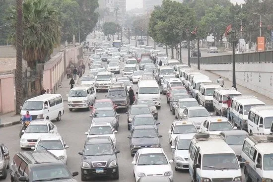 اعرف طريقك.. تكدس حركة السيارات على أغلب شوارع وميادين القاهرة والجيزة
