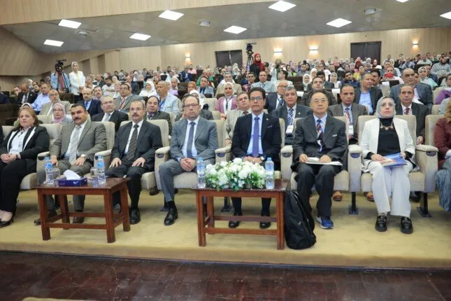 افتتاح فعاليات المؤتمر الرابع لطلاب الدراسات العليا في مجال العلوم التطبيقية بجامعة بنها