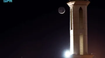 اقتران الهلال مع كوكب المشتري والنجم 136tau