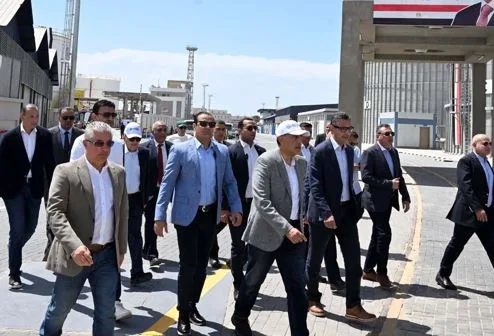 رئيس الوزراء يشهد افتتاح محطة الصب الجاف أقماح بميناء غرب بورسعيد بطاقة تخزينية 100 ألف طن