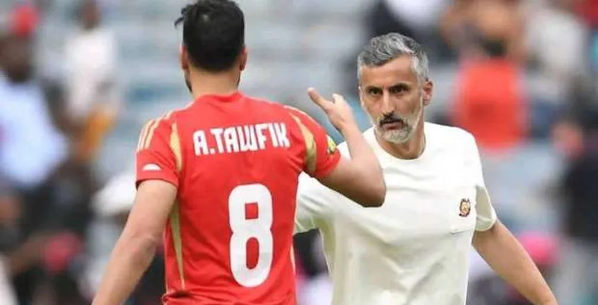 اكتشف أعضاء الجهاز الفني الإسباني خوسيه ريبييرو في النادي الأهلي اكتشف أعضاء الجهاز الفني الإسباني خوسيه ريبييرو في النادي الأهلي