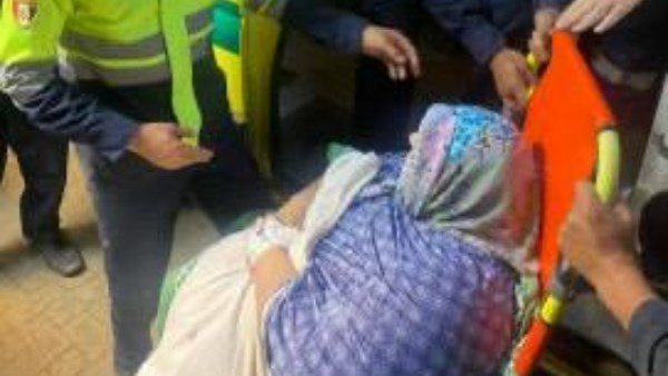 الأجهزة الأمنية بالقاهرة تستجيب لاستغاثة مواطن وتنقل والدته إلى المستشفى