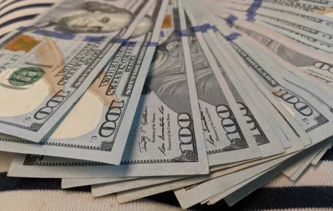 الأخضر بكام؟.. سعر الدولار مقابل الجنيه المصري اليوم الأربعاء 7 مايو 2025