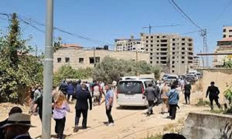 الأردن يرفض إطلاق النار من قبل إسرائيل على وفد دبلوماسي يضم أكثر من 25 سفيراً الأردن يرفض إطلاق النار من قبل إسرائيل على وفد دبلوماسي يضم أكثر من 25 سفيراً