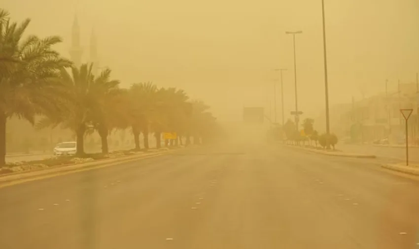 الأرصاد تحذر: رياح قوية وغبار في منطقة نجران الأرصاد تحذر: رياح قوية وغبار في منطقة نجران