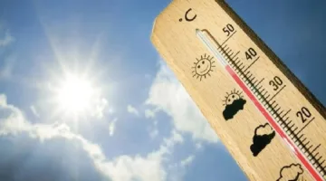 «الأرصاد» تشير إلى أن مكة المكرمة تسجل أعلى درجات حرارة بـ44 مئوية، بينما السودة تسجل أدنى درجة حرارة.