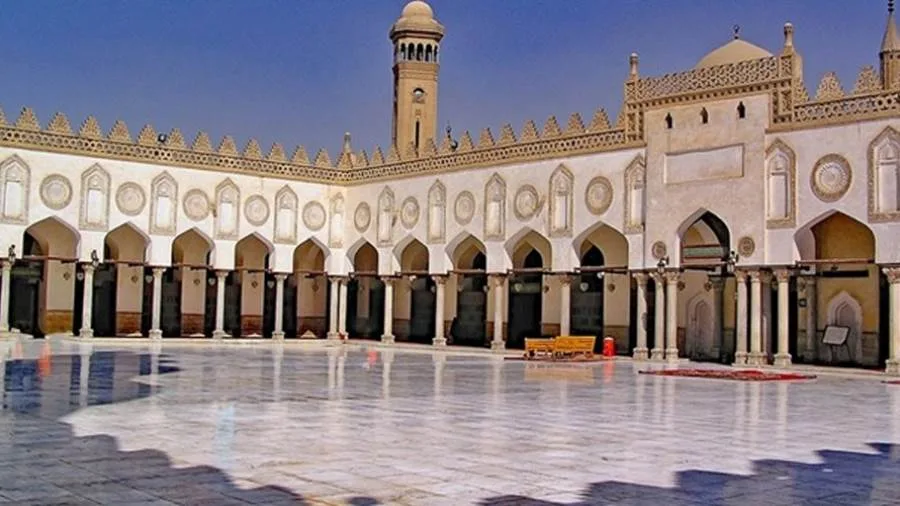 “الأزهر”: فريضة الحج تميزت بسورة قرآنية خاصة تعكس مكانتها المهمة في الإسلام. “الأزهر”: فريضة الحج تميزت بسورة قرآنية خاصة تعكس مكانتها المهمة في الإسلام.